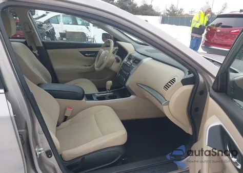 2015 Nissan Altima 2.5 S z USA, uszkodzony, nr VIN 1N4AL3AP1FC114868